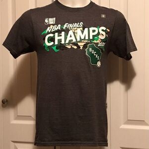 Fanatics Milwaukee Bucks 2021 championship tee